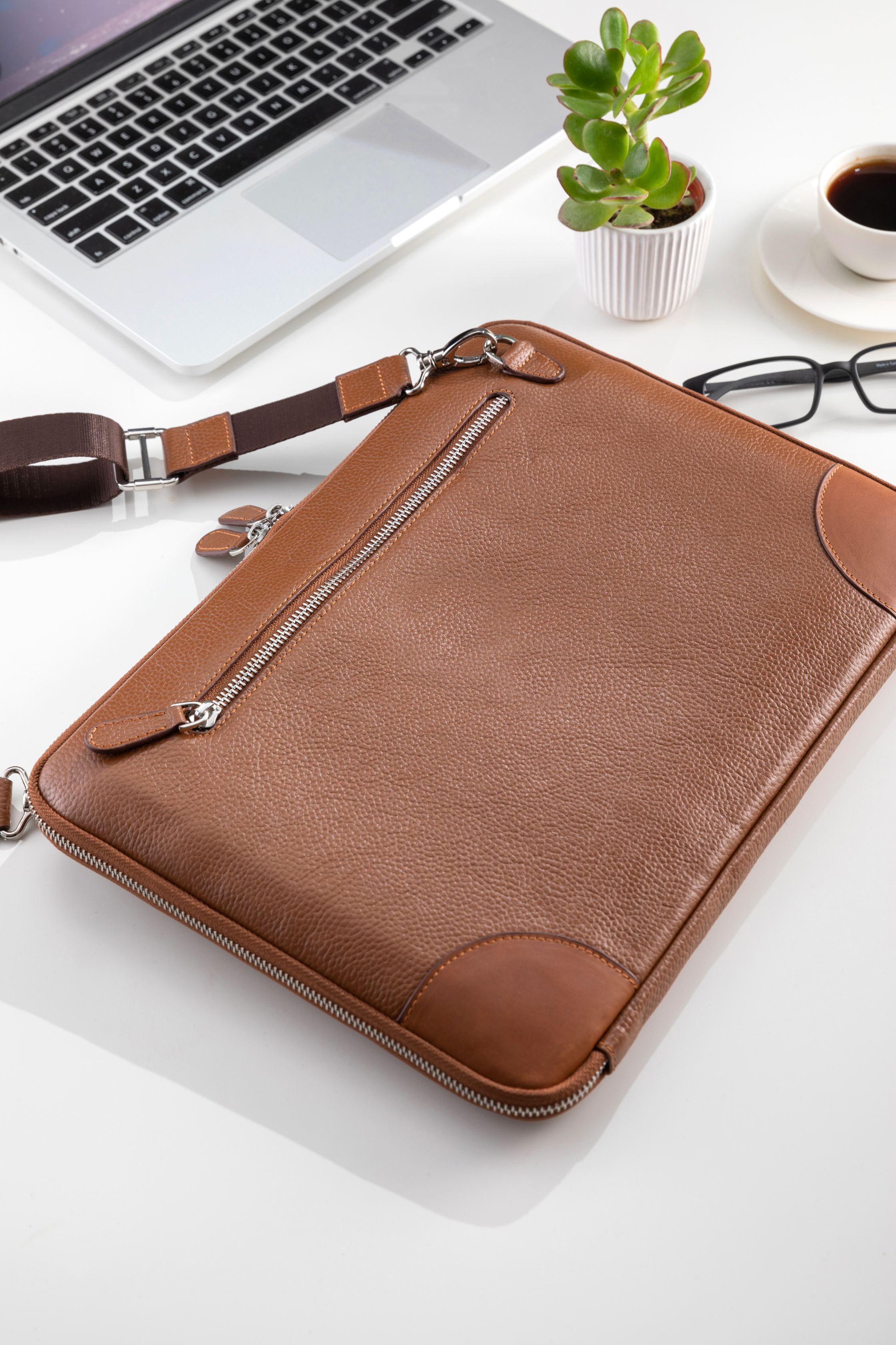 Hakiki Deri Macbook Çantası Urban Carryall Bag